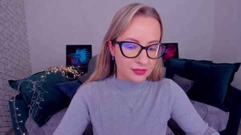 Snapshot of elisabethmills chatting on March 12, 2025, 12:47 pm Elisabeth online show from March 12, 2025, 12:47 pm