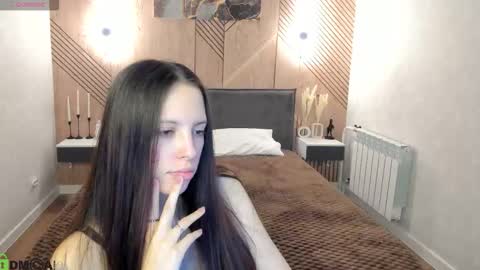 Elise online show from March 5, 2026, 1:12 am