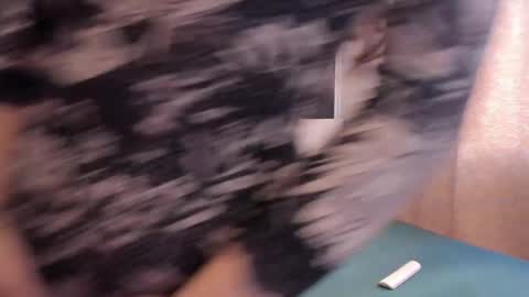 Elly online show from September 22, 2025, 7:10 am