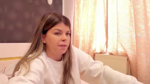 Elly online show from March 27, 2026, 10:04 am