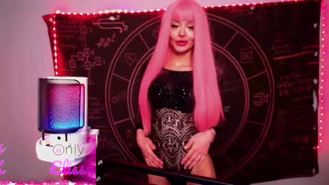 Snapshot of elissayum chatting on March 7, 2025, 12:15 am Petite Yumi online show from March 7, 2025, 12:15 am