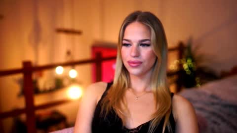 Snapshot of elister_alison chatting on October 30, 2025, 7:14 pm Sunflower online show from October 30, 2025, 7:14 pm