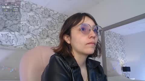 Eliza online show from December 14, 2025, 7:40 pm