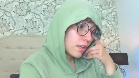 Eliza online show from April 17, 2026, 7:39 pm