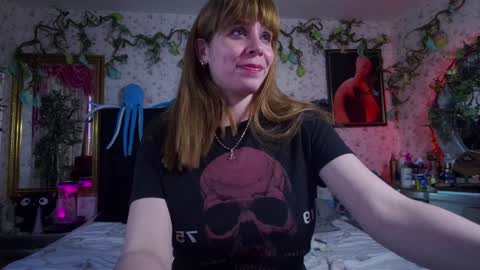 Snapshot of elizabeth77_ chatting on February 3, 2025, 9:07 pm Elizabeth online show from February 3, 2025, 9:07 pm