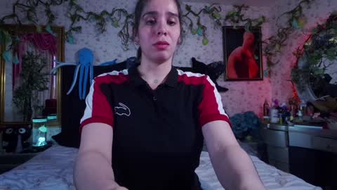 Snapshot of elizabeth77_ chatting on February 4, 2025, 7:11 pm Elizabeth online show from February 4, 2025, 7:11 pm