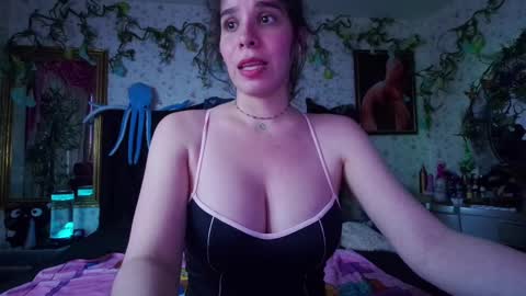 Snapshot of elizabeth77_ chatting on February 18, 2025, 8:14 pm Elizabeth online show from February 18, 2025, 8:14 pm