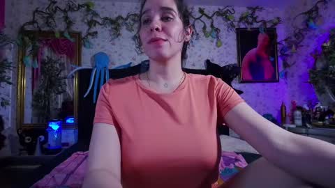 Snapshot of elizabeth77_ chatting on March 4, 2025, 10:38 pm Elizabeth online show from March 4, 2025, 10:38 pm