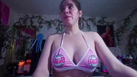 Snapshot of elizabeth77_ chatting on September 9, 2025, 10:15 am Elizabeth online show from September 9, 2025, 10:15 am