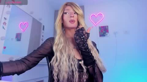 Snapshot of elizabeth_jones_01 chatting on November 24, 2025, 10:37 am Eli online show from November 24, 2025, 10:37 am