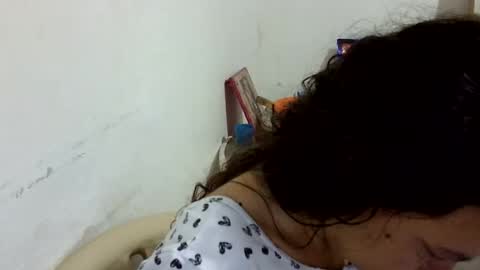 Elizabeth Martinez  online show from June 10, 2026, 3:33 pm