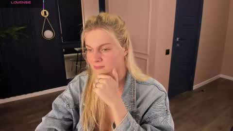 Snapshot of elizabethmad chatting on September 16, 2025, 5:36 pm elizabethmad online show from September 16, 2025, 5:36 pm