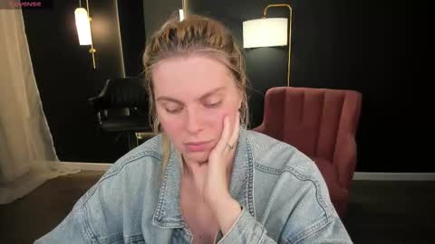 Snapshot of elizabethmad chatting on September 17, 2025, 9:27 pm elizabethmad online show from September 17, 2025, 9:27 pm