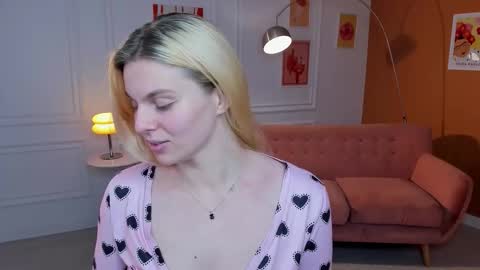 Snapshot of elizabethmad chatting on October 3, 2025, 7:16 am elizabethmad online show from October 3, 2025, 7:16 am