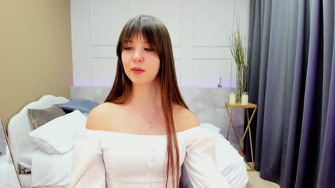 Eliza online show from February 2, 2025, 7:35 pm