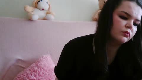 elizamoon__ online show from April 1, 2026, 8:04 am