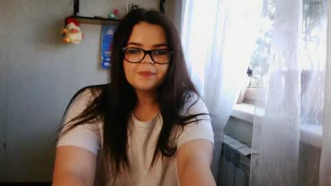 elizamoonlight online show from June 3, 2026, 2:33 pm