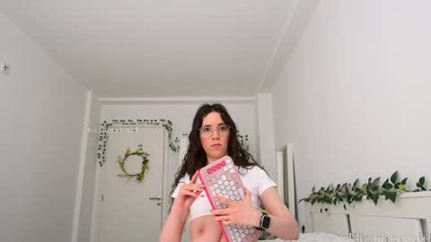 Eliza  online show from April 28, 2026, 3:06 pm