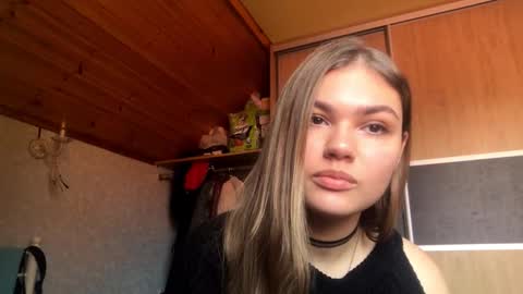 Snapshot of elizavernon chatting on March 9, 2026, 10:19 am elizavernon online show from March 9, 2026, 10:19 am