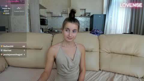 Snapshot of elizsweet chatting on February 5, 2025, 11:44 am Eliz online show from February 5, 2025, 11:44 am