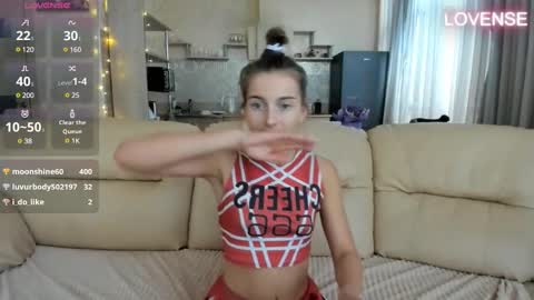 Snapshot of elizsweet chatting on February 19, 2025, 12:22 pm Eliz online show from February 19, 2025, 12:22 pm