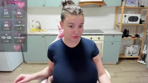 Lina online show from April 14, 2026, 8:37 pm