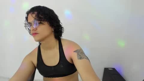 Diana online show from November 1, 2025, 9:28 pm