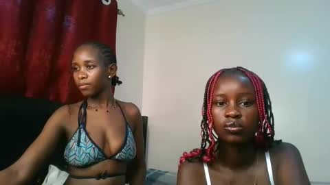 Snapshot of ella3_ chatting on June 3, 2026, 9:23 am ella3_ online show from June 3, 2026, 9:23 am