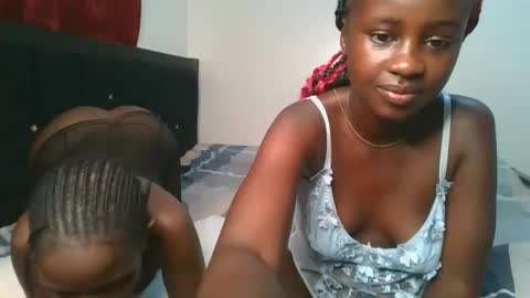 Snapshot of ella3_ chatting on June 4, 2026, 2:39 am ella3_ online show from June 4, 2026, 2:39 am