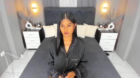 Snapshot of ella______ chatting on December 8, 2024, 8:41 am Ella online show from December 8, 2024, 8:41 am