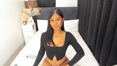 Snapshot of ella______ chatting on January 19, 2025, 3:21 pm Ella online show from January 19, 2025, 3:21 pm