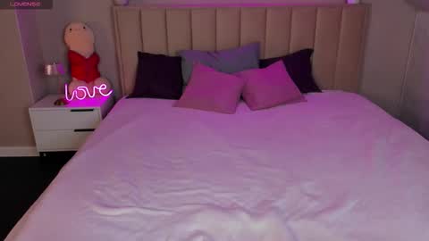 Ella online show from March 10, 2026, 10:20 am