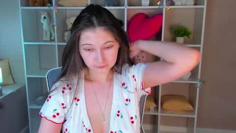 Ella online show from April 21, 2026, 1:07 am