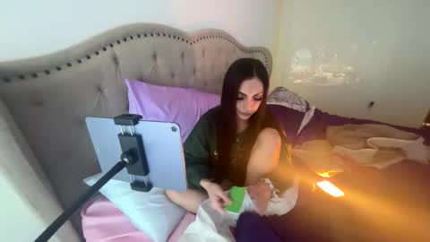 ella_ella_ella_ay online show from November 26, 2025, 3:57 pm