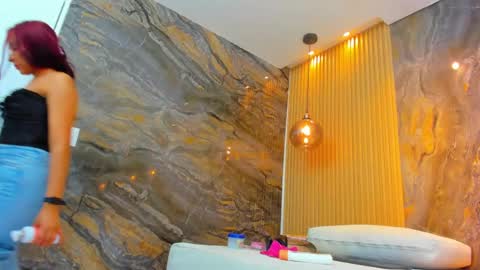 ella harper online show from March 10, 2025, 9:43 am