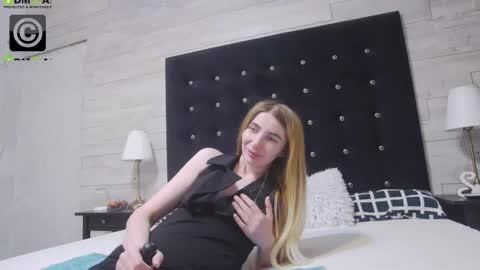 ella_lizzie online show from October 20, 2025, 6:41 pm