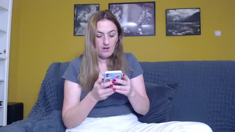 Snapshot of ella_max_live chatting on February 8, 2025, 6:22 am Ella Max online show from February 8, 2025, 6:22 am