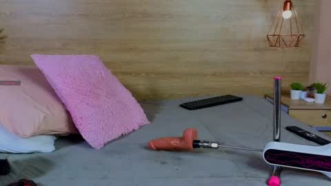 ella_mon online show from June 10, 2026, 1:06 am