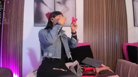 ella rouse online show from September 18, 2025, 12:18 pm