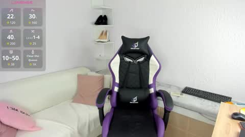 Ella online show from September 17, 2025, 1:29 am