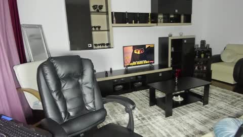 Ella online show from April 7, 2026, 8:31 pm