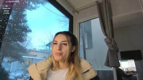 ella_vee online show from January 15, 2026, 6:07 am