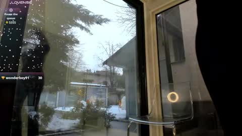 ella_vee online show from February 26, 2026, 5:39 am