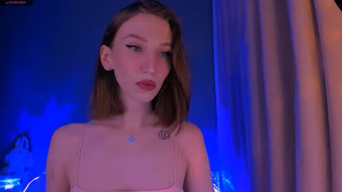 ellaamber online show from November 16, 2025, 12:38 am