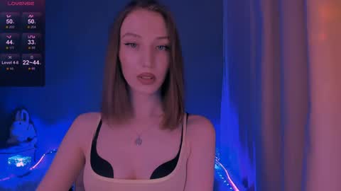 ellaamber online show from March 6, 2026, 1:02 am