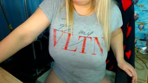  IsaBella  online show from December 17, 2025, 9:54 pm