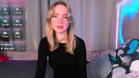 Ella online show from November 7, 2025, 5:35 pm