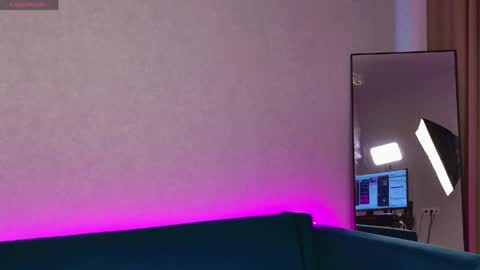 ellacanny online show from April 9, 2026, 6:41 am