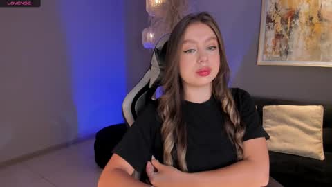 EllaClark online show from March 3, 2025, 7:28 pm