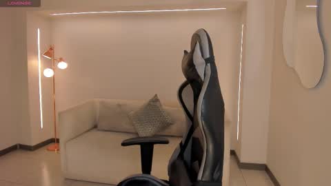 EllaClark online show from September 17, 2025, 7:04 pm